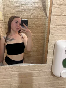 TaliaPacitto In between Gambar 5