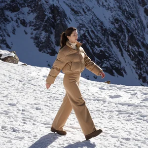 Vanessa_Walters How about ski resort together? Poză