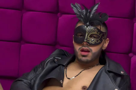 ItsMeEros: Masquerade ( 6 фото)