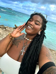 Anaa_FuentessのThe curves of your your yearsの 4枚の写真