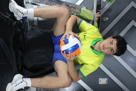 Oliver_Jamees Between shadows and details, I reveal just enough to awaken your imagination. Pic 2