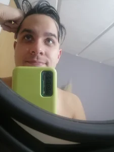 Latin_boy_surprisee Public  4. fénykép