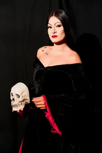 AlannaGil Morticia A. Addams ⚔️🌹🕸️ Foto 3