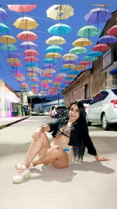 ArianaRosee_ Public  5টি ছবি