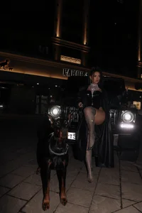 Denise_Garciia black luxury Pic 4