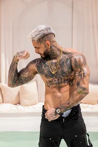 logan_hugh8 Public Foto 4