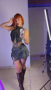 ScarlettRusso1のyour favourite redhead 🧡の 4枚の写真