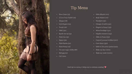 Emmi_Roberts Public Pic 6