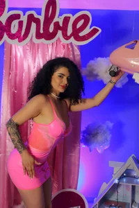 KylieJenkins Limited-edition Barbie... don't resist 🎀✨🔥 Pic 4