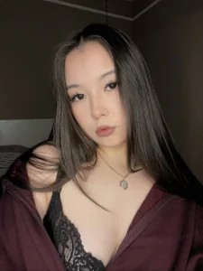 AlberthaEscue Velvet Hour Pic 2