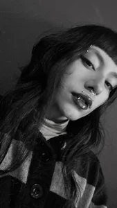 charlottemoonxz Black & White Gambar