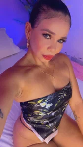 Hot with me de Pammela_Smith_1  2 photos