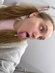 bambi_lu toilet duck🦆 Foto 4