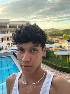 Jonas_Riversのvacation 🎂💥の枚の写真