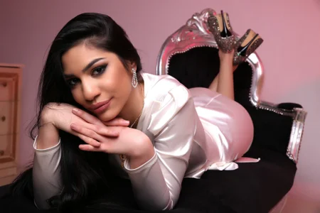 RosaBarton Public Pic 5