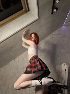 ElizabethHarpper new hair colour Foto 2