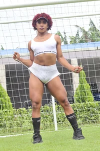 AmberRaus PLAYING WITH BALLS Pic 3