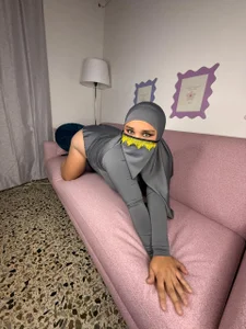 Samira_Zayd I don't need to say much... my gaze is already inviting you 💜🔥 Kuva 4