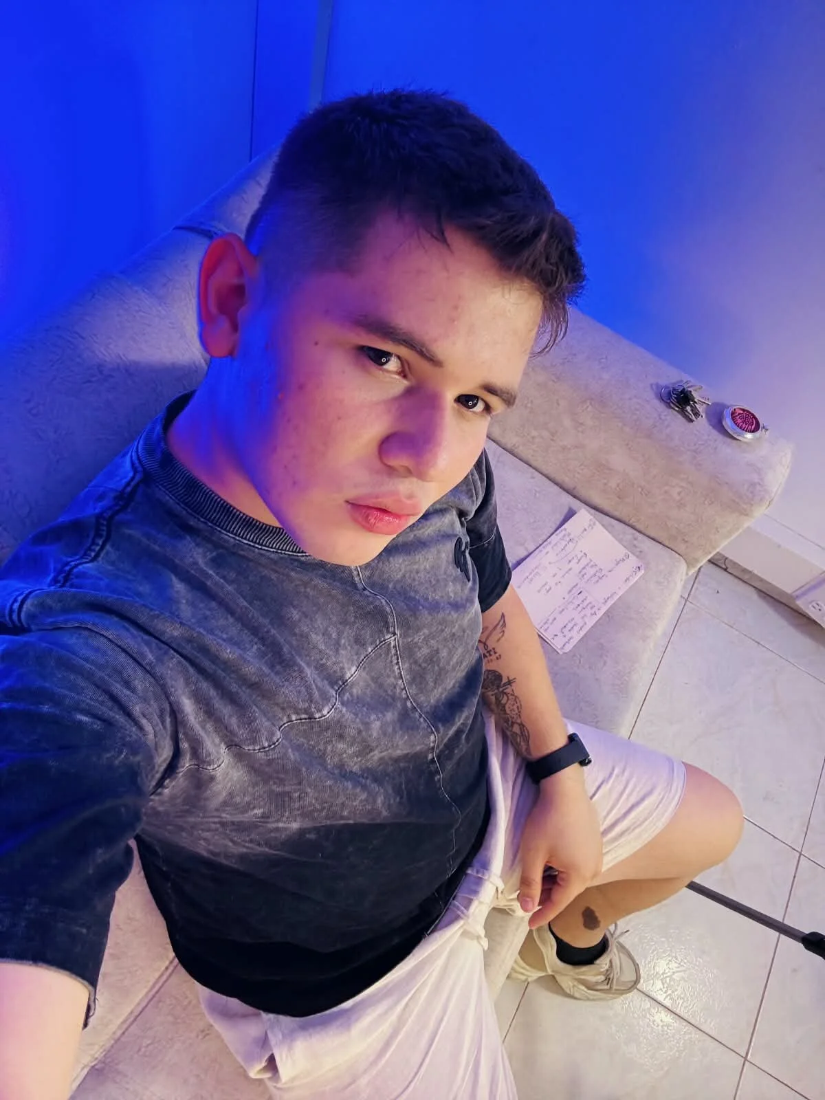 AdrianLustPublic图片 3
