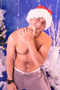 MagnusKnight_の💪❄️ Cold outside, but I can warm you fast.の 3枚の写真