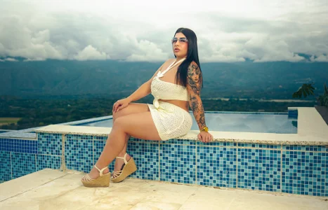 Madisson-Rivas Pool Day 💦 Immagine 