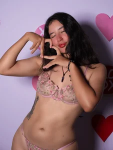 CoralineSanchez Love and friendship in Colombia 🌹❤️ Pic 3