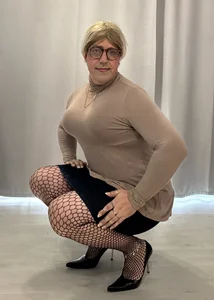 Erika_trav07 Tenue jupe Pic 3