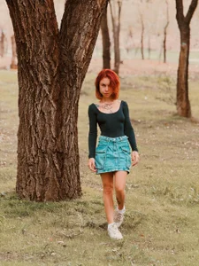 RosieSecret 🫦Alone in the park with NAUGHTY THOUGHTS Immagine  3