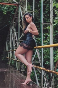 BridgetRodriguez Feeling me fresh! Pic