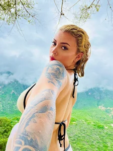 MariaMonttclair Get lost with me. Pic