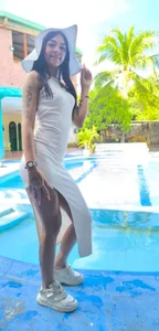 Pool party 🌅💧☀️ de kihara_candy69  4 Imagens