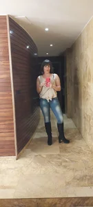 naughtyedna8 Public Foto