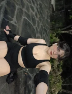Isis_Scarlett_ Public Pic 6