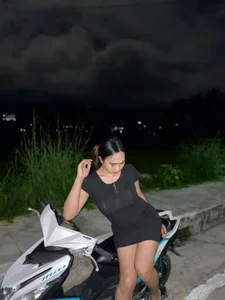 Iris_Hilton Public Foto