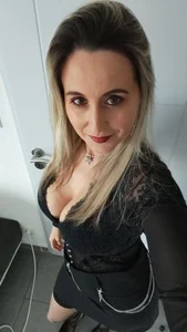la coquine od Malicia-hot  6 snímek