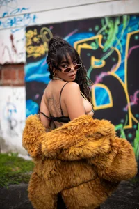 SarahLynn7 LADY IN COAT зображення 2