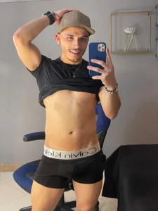 liam_es Casual but Dangerous 💪🏻🚫 Immagine  5