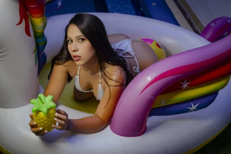 LauriLenix HOTTIE GIRL Pic