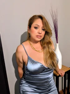 Anto_Thompson Un toque de satín y mucha elegancia para tu tarde✨ slika 2