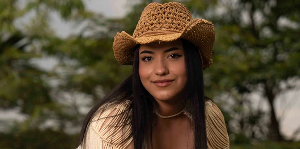 Nature day, POV FACE🦋✨ de Kendall_curves  Imagens