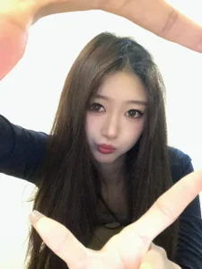 Xiaowen-wen: Public ( 2 фото)