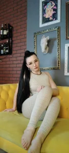 WendyMoris Sweet legs Pic 2