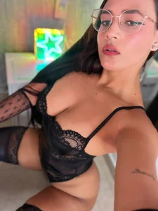 Lilith_Russoo Your Favorite Weakness Billede 4