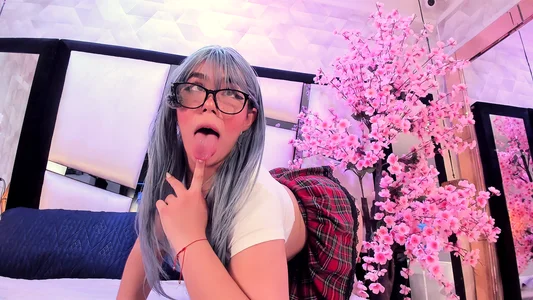 Zdjęcia TessaCooper1 Your horny schoolgirl needs blowjob lessons🥵🍆💦:  3