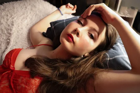 OliviaTurnery cherry kiss Foto 4