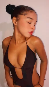 Sophia-Gomezz Public  3টি ছবি