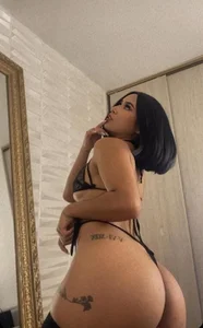 mia_crawford Public 사진 4