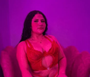 Slut_Full_Messy Public Bilde