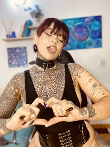 LolaRouse Public Pic 4