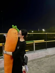 LeonaHinnes Public Pic